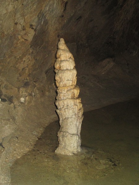 ukážkový stalagmit 