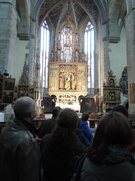 pohľad na oltár Baziliky sv. Jakuba