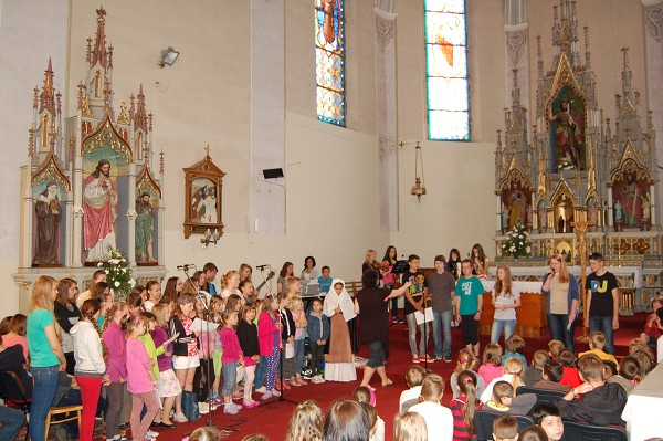 záverečný koncert po poslednej školskej sv. omši